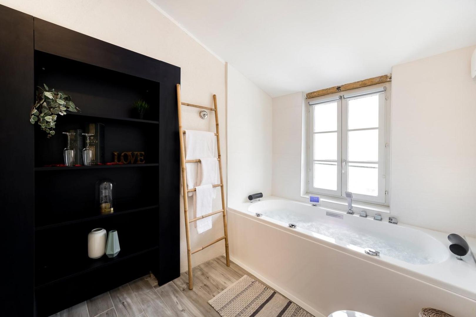 Sky'Room - Jacuzzi & Vue - Vieux Ліон Екстер'єр фото