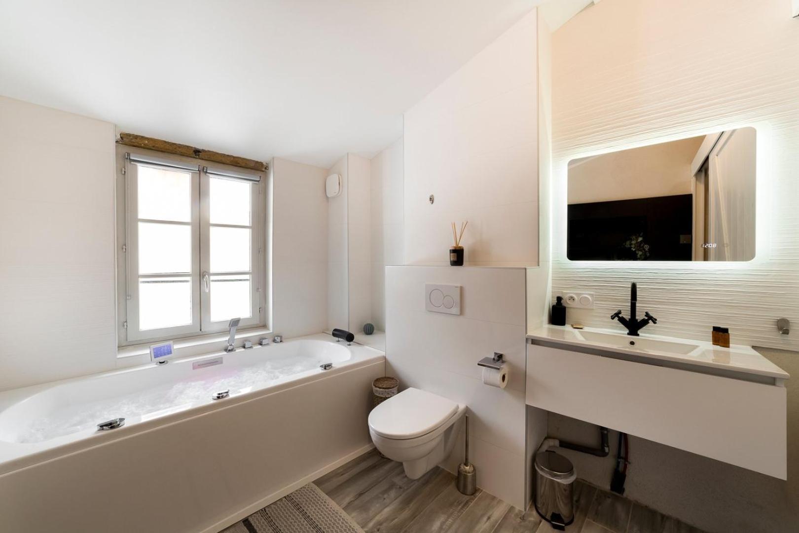 Sky'Room - Jacuzzi & Vue - Vieux Ліон Екстер'єр фото